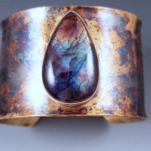 Patrician Art Labradorite Cuff